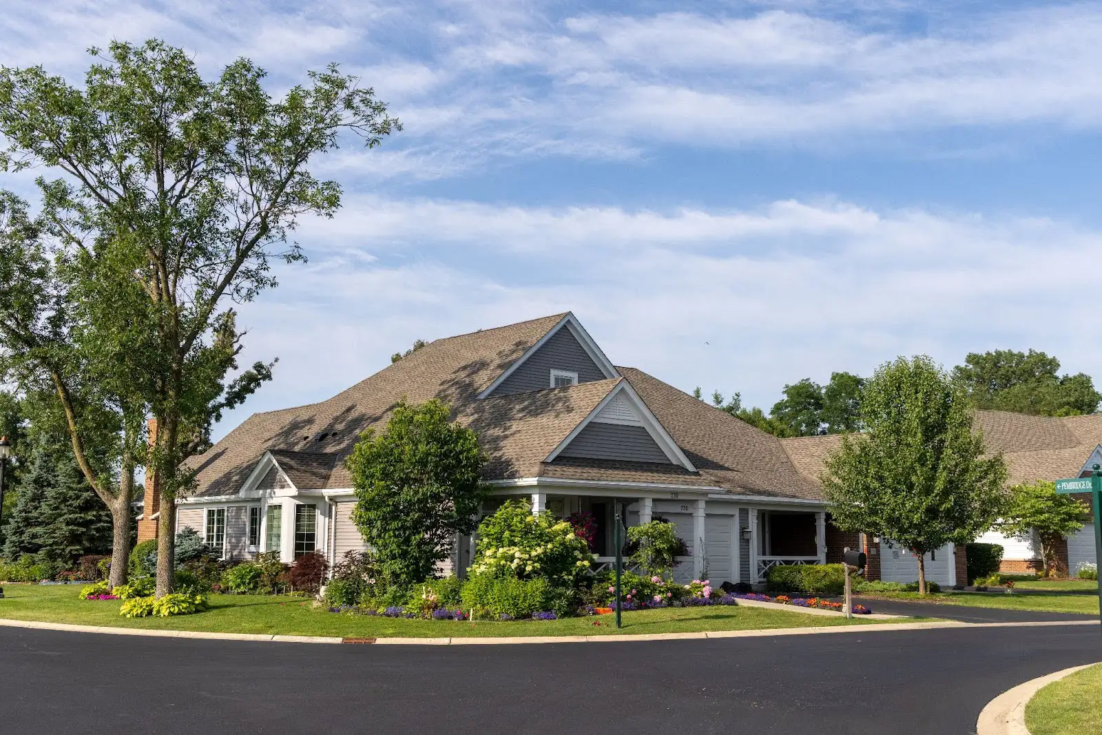 Close-up of a cottage at Lake Forest Place