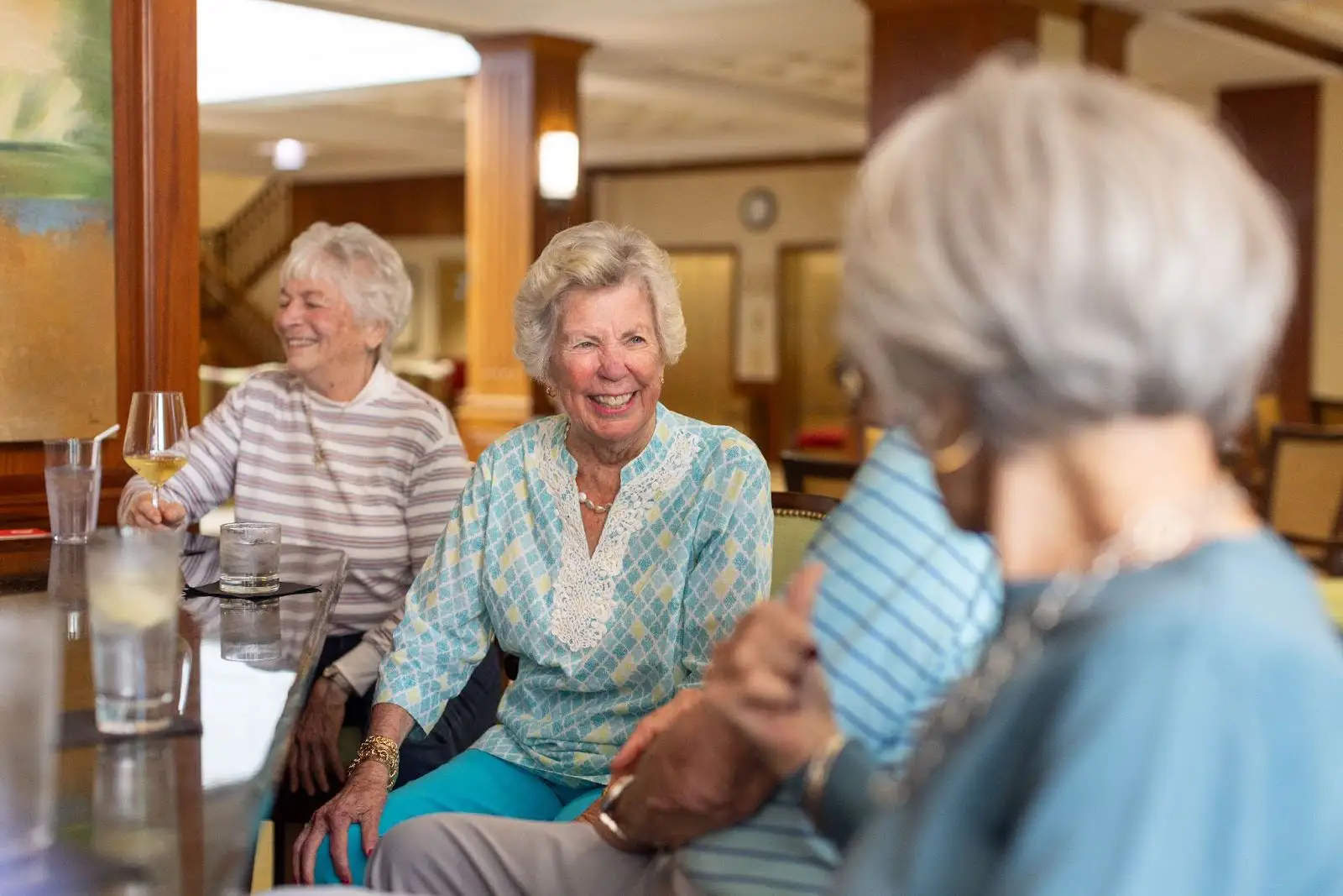 Lake Forest Place residents enjoying cocktails